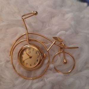 PRICE DROP! Vintage CF Big Wheel watch/brooch